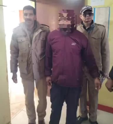 डीडीहाट: जाजरदेवल थाना पुलिस ने ढाबे की आड़ में शराब परोसने वाले ढाबा संचालक को किया गिरफ्तार