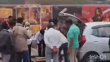 ಬಂಗಾರಪೇಟೆ: ರೈಲಿನಲ್ಲಿ ಸಾಗಿಸುತ್ತಿದ್ದ 22 ಕೆಜಿ ಶ್ರೀಗಂಧದ ಮರಗಳು ಪೊಲೀಸರ ವಶಕ್ಕೆ