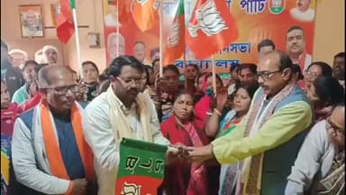 ঘাটাল: ঘাটালে তৃণমূল ছেড়ে বিজেপিতে যোগ দিলেন শতাধিক মহিলা।