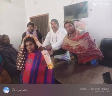 मनसाही :- समाजसेवी सह मुखिया प्रतिनिधि ने निर्धन,निसहाय,विधवा,दिव्यांग के बीच कंबल का किया वितरण।