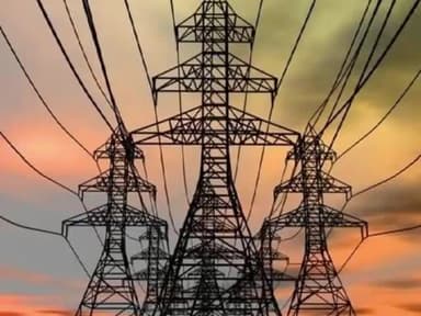 सरिया: सरिया के किशोरी पल्ली नगर पंचायत के घरों के ऊपर से गुजर रहे बिजली तार, हादसे की आशंका !#जनसमस्या