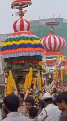 ಗಂಗಾವತಿ: ನಗರದ ಆರಾಧ್ಯ ದೇವ ಚನ್ನಬಸವ ತಾನತನವರ ಜಾತ್ರೆಯ ಜೋಡು ರಥೋತ್ಸವ ಸಂಪನ್ನ