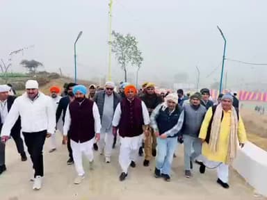 सीकरी: सीकरी के जलालपुर में गुरुद्वारा पर आयोजित कार्यक्रम में गृह राज्य मंत्री जवाहर सिंह बेड़म ने भंडारा प्रसाद लिया