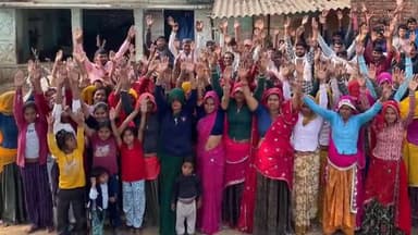 लवाण: हरपट्टी को डुगरावता ग्राम पंचायत से हटाकर कंवरपुरा में जोड़ने पर नारेबाजी कर किया प्रदर्शन, मतदान का बहिष्कार