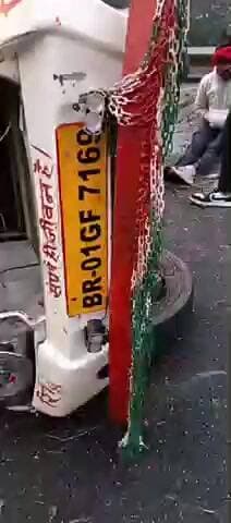 दाड़ी: तेज रफ्तार ने छीनी नववर्ष की खुशियां, चरही घाटी में पिकअप पलटने से एक व्यक्ति गंभीर घायल