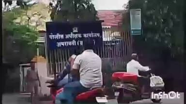 वरूड: घराला गाडीने मारलेल्या धडकेत इसम जखमी तक्रारीवरून गुन्हा दाखल शेंदुर्जनाघाट पोलीस स्टेशन अंतर्गत तिवसा घाट येथील घटना