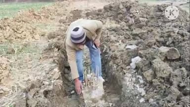 कोचस: कोचस के बस पड़ाव के निर्माण कार्य में करोड़ों की लागत से अनियमितता, खराब गुणवत्ता की ईंट और सीमेंट का हो रहा है प्रयोग