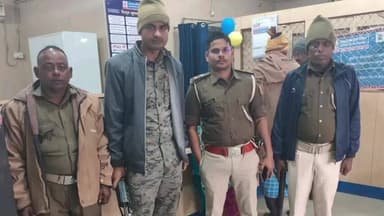सहदेई बुजुर्ग: सहदेई पुलिस विधि-व्यवस्था को लेकर सक्रिय, थानाध्यक्ष ने वित्तीय संस्थानों में की सघन जांच