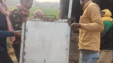 আউশগ্রাম ২: মুরগির টোপে বন্যপ্রাণী ধরার ছক!আউশগ্রামে চোরাশিকারের খাঁচা বাজেয়াপ্ত করল বনবিভাগ