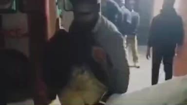 कप्तानगंज: कुशीनगर: नववर्ष की खुशियां मातम में बदलीं, तेज रफ्तार बाइक हादसे में तीन युवक गंभीर घायल, इलाज जारी