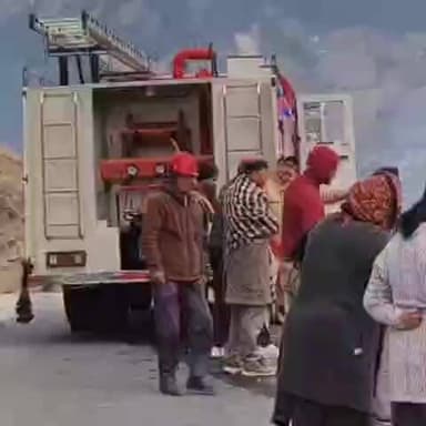 टापरी: चगांव पंचायत के जनकपुरी क्षेत्र के घासनी में लगी आग, स्थानीय लोगों ने विभाग के साथ मिलकर आग पर पाया काबू