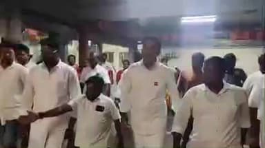 திருச்செங்கோடு: அர்த்தநாரீஸ்வரர் கோயிலில் தவெக கொள்கை பரப்பு செயலாளர் அருண்ராஜ் கிரிவலம் வந்து பக்தர்களுக்கு அன்னதானம் வழங்கினர்