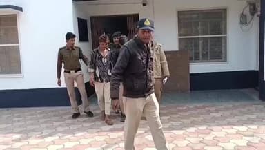 निवाली: पलसुद पुलिस ने चेक प्वाइंट पर अवैध गौवंश परिवहन करने वाले आरोपियों को किया गिरफ्तार