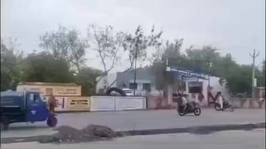 देऊळगाव राजा: देऊळगाव राजा तालुक्यातील एका गावात तरुणीची छेडछाड करून मारहाण केल्याप्रकरणी ४ जणांविरुद्ध गुन्हा दाखल