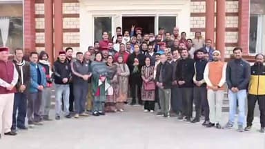 थुनाग: पटीकरी-भहड़ा-शील-काशीम्बलीधार सड़क के निर्माण पर क्षेत्रवासियों ने जताया आभार, नेता प्रतिपक्ष जयराम ठाकुर से की मुलाकात