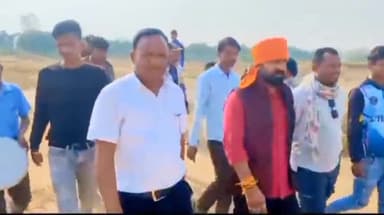 खैरलांजी: ग्राम सतोना चिचगांव में क्रिकेट टूर्नामेंट का शुभारंभ, मनोज टेंभरे रहे मुख्य अतिथि