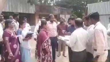 விருத்தாசலம்: விருத்தாசலம் பகுதியில் வளர்ச்சிப் பணிகளை கண்காணிப்பாளுடன் பார்வையிட்டார்