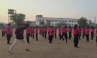 శంకరంపేట ఏ: బాలికల ఆత్మరక్షణ కోసం ఈ కరాటే శిక్షణ