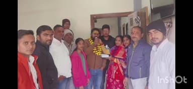 पिपरा: JSSC CGL परीक्षा में युवराज सिंह का चयन, सहायक प्रशाखा पदाधिकारी बने, महाराजगंज में भव्य स्वागत