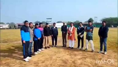 आसीन्द: आसीन्द के अधिकारियों ने बल्ला थामे मैदान में उतरे, तहसील टीम ने उपखंड को 48 रनों से दी मात