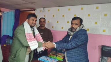 সৃজনগ্ৰাম: কোকিলাত বিধায়ক আব্দুল বাতিন খন্দকাৰৰ উপস্থিত অসম গণ পৰিষদৰ ত্যাগ কৰি কেইবাজন কৰ্মীয়ে কংগ্ৰেছত যোগদান কৰে