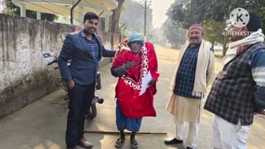 गुठनी: बरपलिया व बलुआ पंचायत में जरूरतमंदों के बीच कंबल का वितरण किया गया