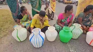 கண்டச்சிபுரம்: காடகனூர் கிராமத்தில்
நான்கு நாட்களாக விநியோகம் செய்யாத குடிநீர்: காலி குடங்களுடன் சாலை மறியலில் ஈடுபட்ட கிராம மக்கள் குறிப்பிட்ட பகுதிக்கு மட்டும் தண