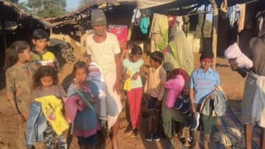 डूंगला: श्री पंचमुखी बालाजी सेवा संस्थान ने बड़ी सादड़ी विधानसभा क्षेत्र के आठ गांवों में किया वस्त्र वितरण