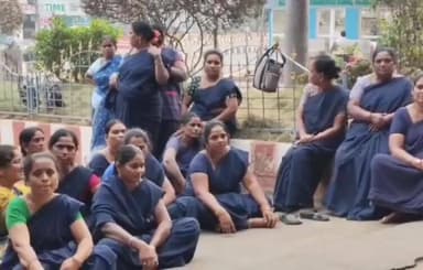 అన్నవరం కొండపై కార్మికులు ఆందోళన