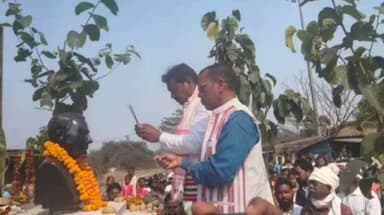 जगन्नाथपुर: मरांग गोमके जयपाल सिंह मुंडा की जयंती पर कोटगढ़ चौक में कार्यक्रम आयोजित