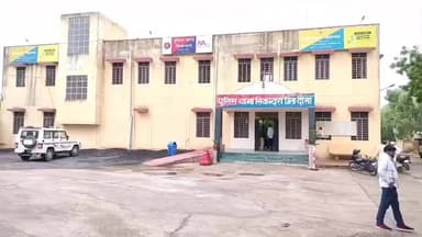 सिकराय: सिकंदरा चौराहे पर तैनात यातायात प्रभारी ने लौटाया मोबाइल फोन, दिखाया ईमानदारी का परिचय