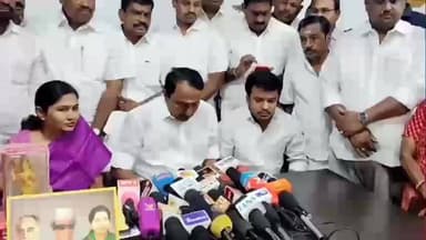 கோபிசெட்டிபாளையம்: கரட்டூர் பகுதியில் தவெக அலுவலகத்தில் பல்வேறு நிகழ்ச்சிகளில் கலந்துபட்ட பின்னர் பத்திரிகையாளர்களை சந்தித்தார் செங்கோட்டையன்