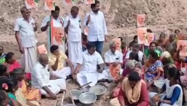 மதுராந்தகம்: மகாத்மா காந்தி தேசிய ஊரக வேலைவாய்ப்பு திட்ட பெயரை மாற்றியதை கண்டித்து பாதிரி பகுதியில் பெண்களுடன் இணைந்து முன்னாள் எம்பி உண்ணாவிரதம்