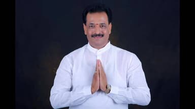 ಗುಡಿಬಂಡೆ: ಜ.4ರಂದು ಉಚಿತ ಹೆಲ್ಮಟ್ ಗಳನ್ನು ತಿರುಮಣಿ ಗ್ರಾಮ ಪಂಚಾಯಿತಿಯ ದ್ವಿಚಕ್ರ ವಾಹನ ಮಾಲೀಕರಿಗೆ ಜೆಡಿಎಸ್ ಮುಖಂಡ ಹರಿನಾಥ್ ರೆಡ್ಡಿ ವಿತರಣೆ