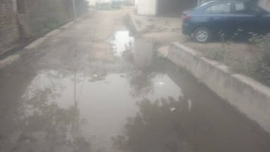 giram bhojpur me srkar ki udai ja rhi dhjiya nhi ho pa rha sdk v naliyo ki mrmmt 5 vrso se