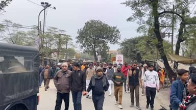 फरीदपुर विधायक प्रो श्याम बिहारी लाल को अंतिम विदाई दी गई।
#Bareilly #बरेली #भाजपा #BJP #भाजपा_बरेली
#Faridpur #BJP #He...