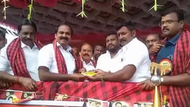 அறந்தாங்கி: எரிச்சியில் உதயநிதி ஸ்டாலின் பிறந்த நாளை முன்னிட்டு மாட்டு வண்டி போட்டு எடுத்து வைத்து அமைச்சர் மெய்ய நாதன்