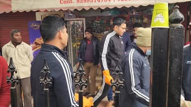 #gonda #sp #ipsvinitjaiswal #SafaiAbhiyan
एसपी विनीत जायसवाल का सफाई अभियान
प्लास्टिक मुक्त भारत को लेकर चलाया अभियान
श...