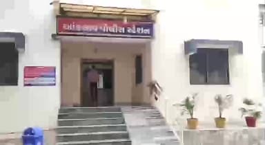 આંકલાવ: અંબાવ ગામે ભ્રષ્ટાચારની ઉચ્ચ કક્ષાએ રજૂઆત કરતા પેટ્રોલ છાંટી દીવાસળી ચાંપી ઈજાઓ પહોંચાડતા ફરિયાદ નોંધાઈ