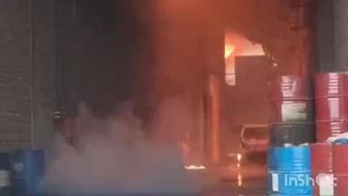 ডোমজুড়: ডোমজুড় থানা অন্তর্গত রাজাপুর এলাকায় একটি থার্মোকল ফ্যাক্টরিতে আগুন