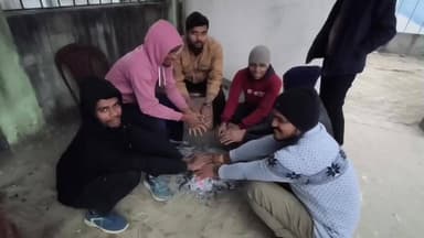 मरौना: मरौना प्रखंड क्षेत्र में पछुआ हवा चलने से बीते दो दिनों में ठंड में हुई वृद्धि