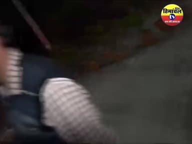 पत्रकार ने गंदे पानी से मौत पर सवाल किया
• सरकार के मंत्री बदतमीजी पर उतर आए
- फोकट के सवाल
- घंटा
#MadhyaPradesh #Madhy...