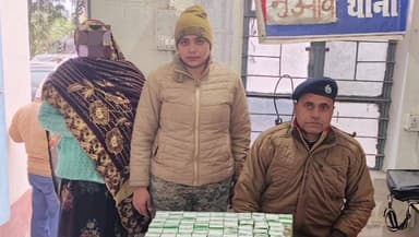 नुआंव: सातों एवती बिंदपुरवां से पुलिस ने 65 पीस शराब के साथ एक महिला धंधेबाज को किया गिरफ्तार