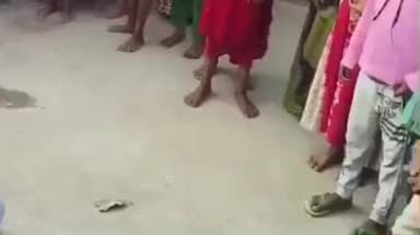 महेशपुर: महेशपुर-ऐठापाड़ा गांव में निकला कोबरा सांप, रेस्क्यू टीम ने पकड़कर सुरक्षित जंगल में छोड़ा