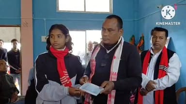 আমগুৰি: দিকছুত মুখ্যমন্ত্ৰীৰ সাহাৰ্য পুজিৰ চেক প্ৰদান অনুষ্ঠান,উপস্থিত প্ৰাক্তন বিধায়ক কুশল দুৱৰী