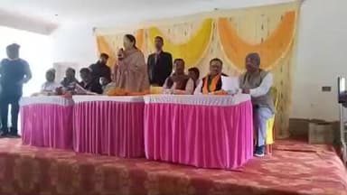 मरकच्चो: मरकच्चो प्रखंड के डोंगोडीह गांव में केंद्रीय मंत्री ने शिलान्यास और उद्घाटन कार्यक्रम में भाग लिया