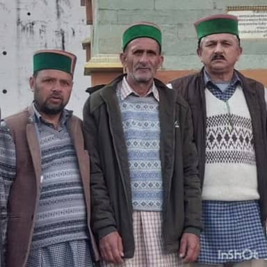 ठियोग: माहेश्वरी देवी मंदिर शडी मतियाना की आपातकालीन बैठक भण्डारी देवी जी के आदेशानुसार मंदिर परिसर के हॉल में हुई