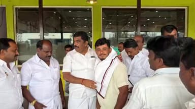 சூளகிரி: மருதாண்டப்பள்ளியை சேர்ந்த 30க்கும் மேற்ப்பட்டோர் சூளகிரி தனியார் ஓட்டலில் திமுகவில் இணைந்தனர்