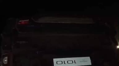 मुरहू: बनई नदी के पास मिट्टी के ढेर से टकराई स्कॉर्पियो, स्कूटी को टक्कर मारकर खेत में पलटी