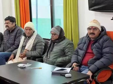 बदलापुर: अहिरौली में स्थित जनसंपर्क कार्यालय पर विधायक ने लोगों की जनसमस्याएं सुनीं और उनका निस्तारण किया